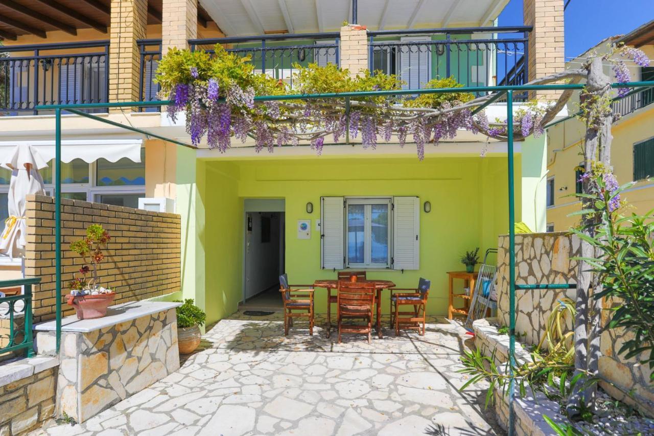 Kaminaki Beachfront Apartments Nisaki  Ngoại thất bức ảnh