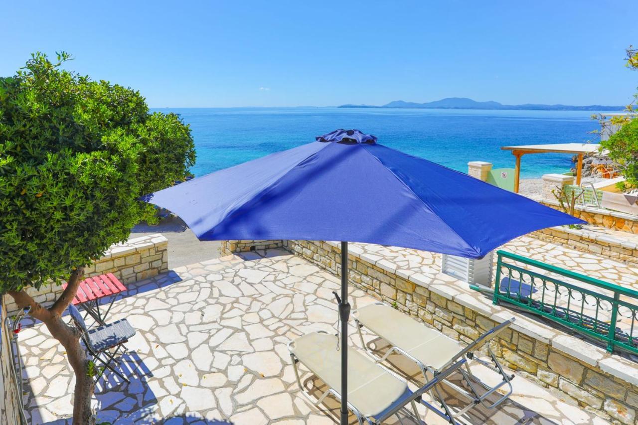 Kaminaki Beachfront Apartments Nisaki  Ngoại thất bức ảnh