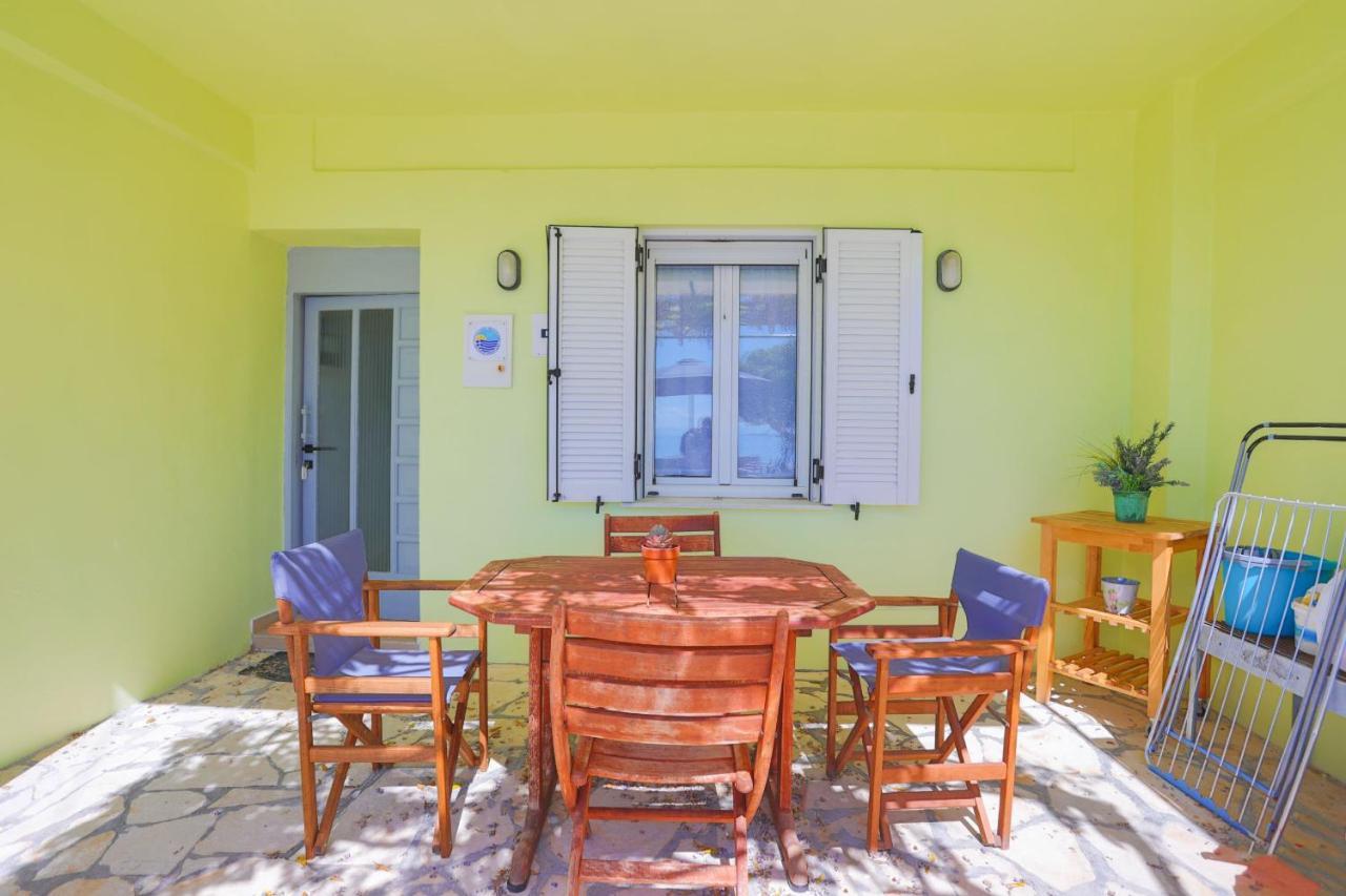 Kaminaki Beachfront Apartments Nisaki  Ngoại thất bức ảnh