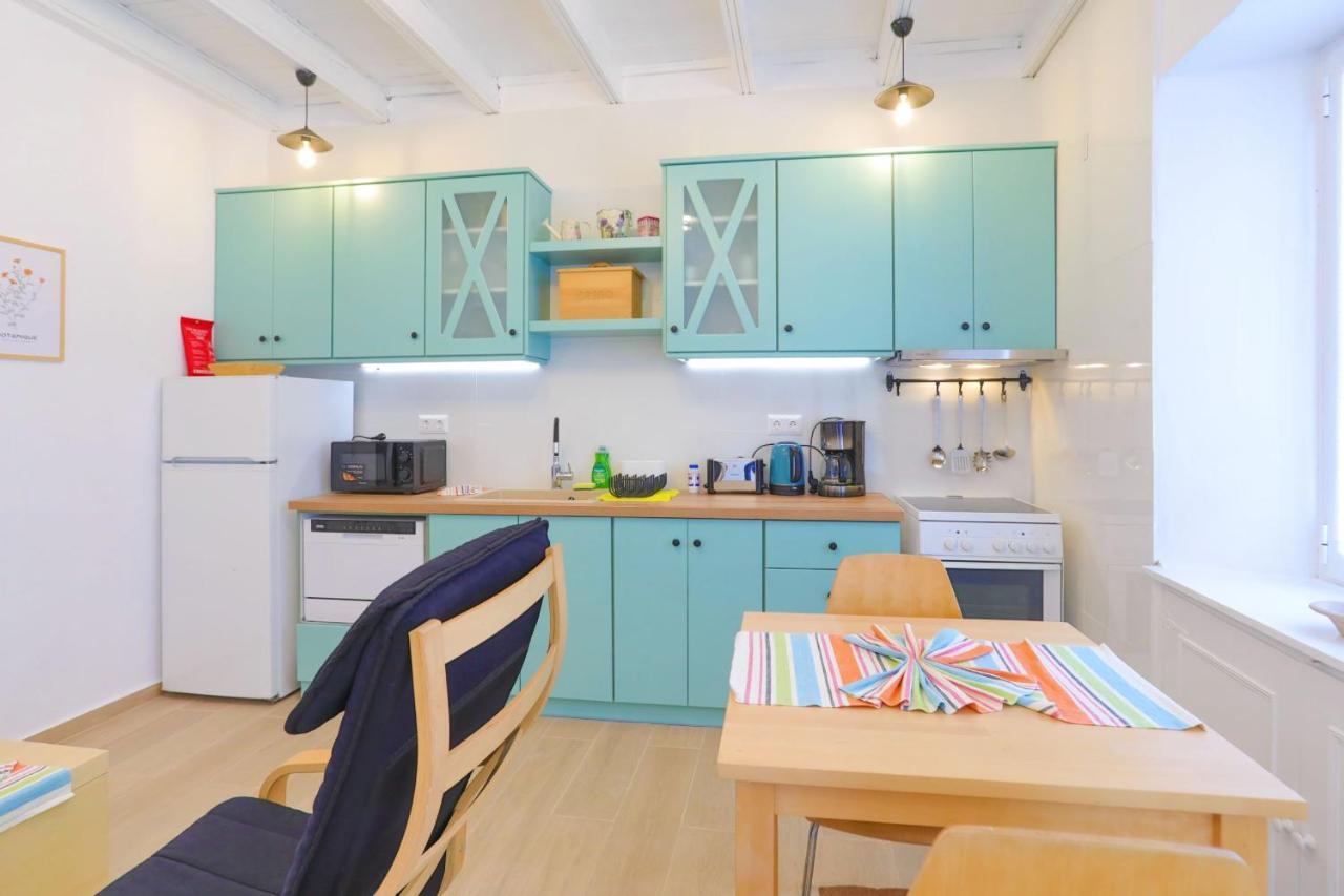 Kaminaki Beachfront Apartments Nisaki  Ngoại thất bức ảnh