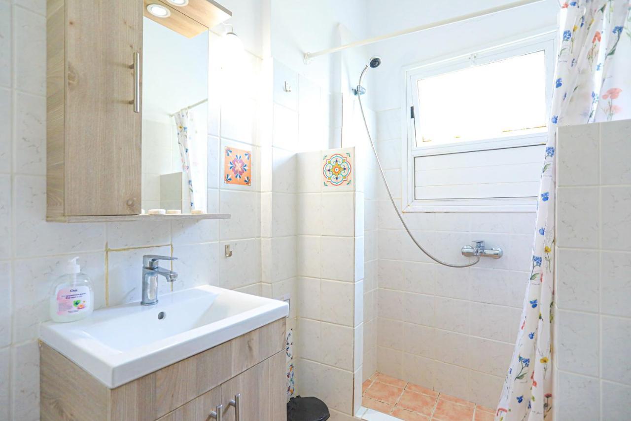 Kaminaki Beachfront Apartments Nisaki  Ngoại thất bức ảnh