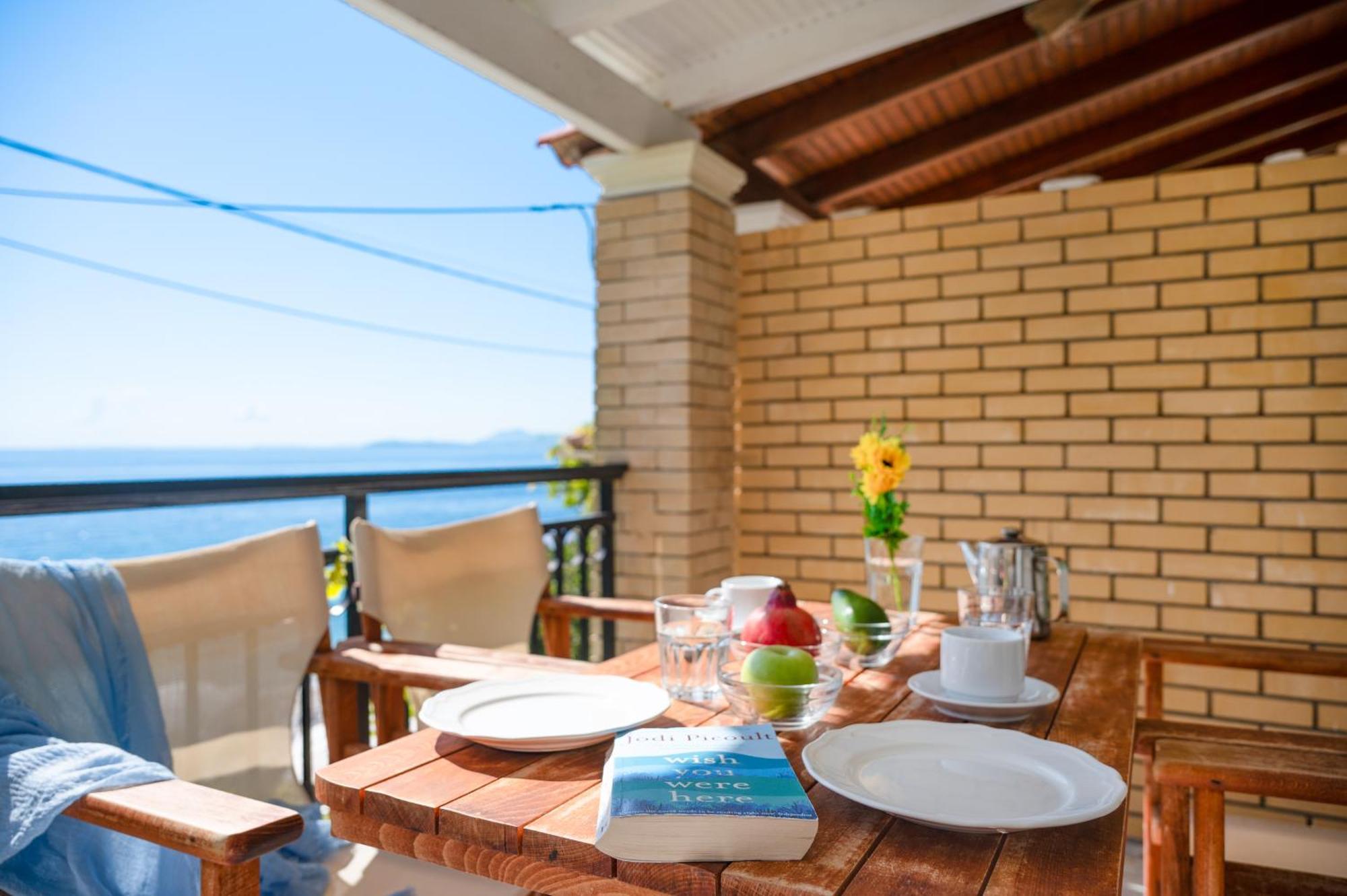 Kaminaki Beachfront Apartments Nisaki  Ngoại thất bức ảnh